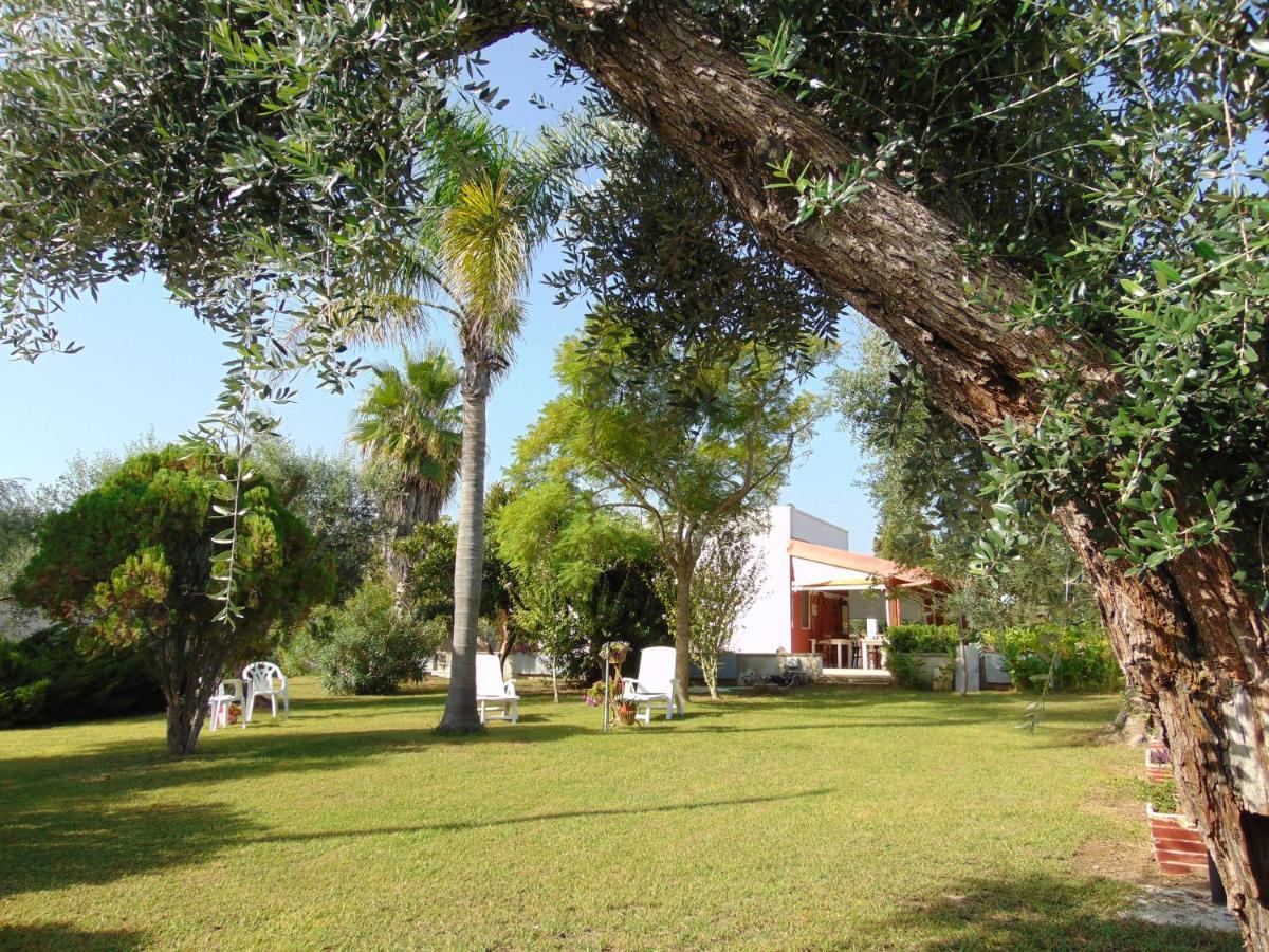 Agriturismo Villa Tommaso Torre dell'Orso Buitenkant foto